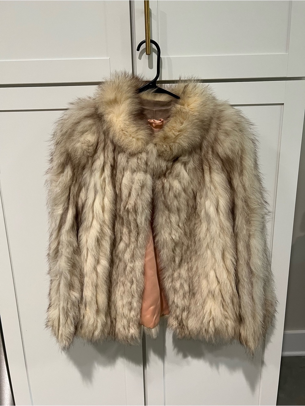 Vintage! Luxury Fur Coat in Light Beige - Women's Jacket